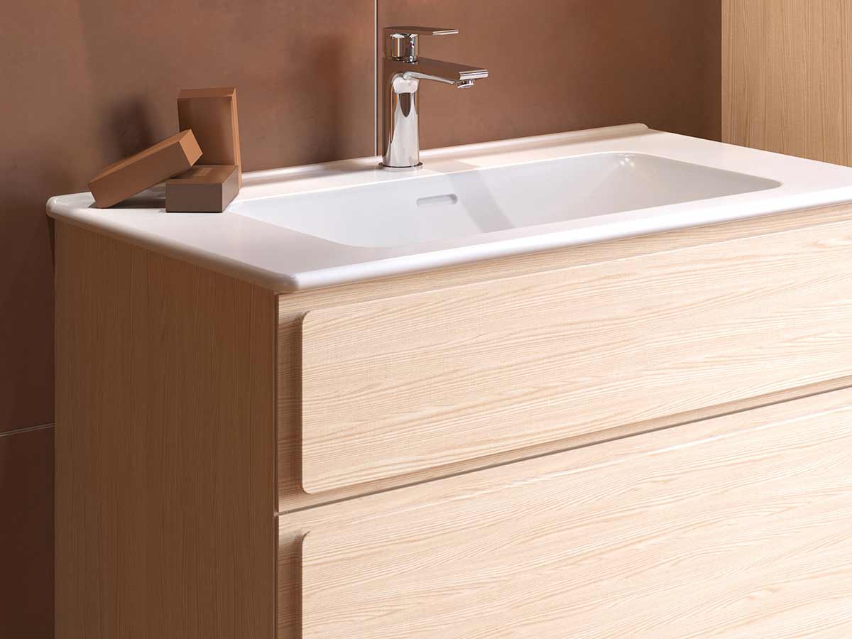 Forma underdel i blond ek med Kontur front och integrerade handtag.