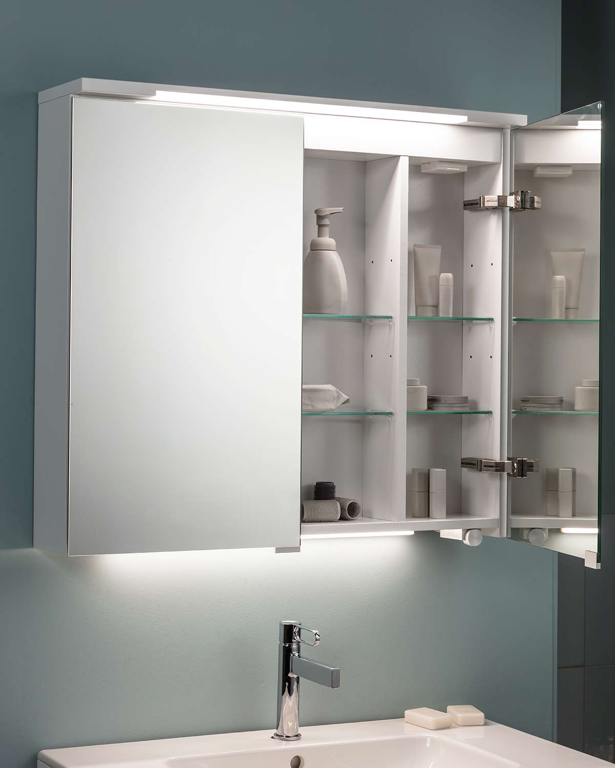 Svedbergs Badrum - Spegelskåp | Badrumsskåp med förvaring och LED