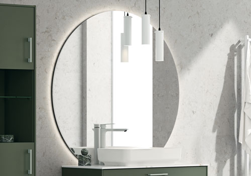 Speglar med LED-belysning till badrummet